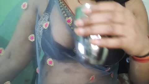 Snapshot of _dreamgirl_0 chatting on February 18, 8:27 pm _dreamgirl_0 online show from February 18, 8:27 pm