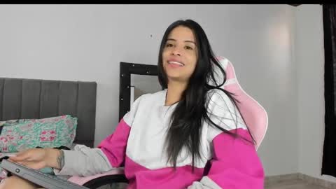 _elektrah online show from February 15, 6:33 pm