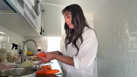  elena barra online show from October 1, 4:13 pm