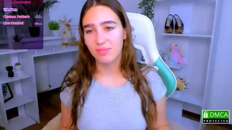 Snapshot of _eliizabeth__ chatting on November 18, 11:15 pm Lizzy online show from November 18, 11:15 pm