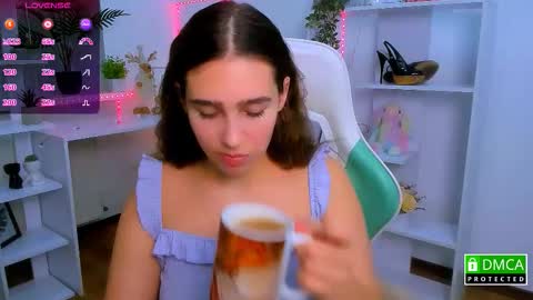 Snapshot of _eliizabeth__ chatting on November 23, 10:20 pm Lizzy online show from November 23, 10:20 pm