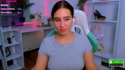 Snapshot of _eliizabeth__ chatting on November 25, 10:43 pm Lizzy online show from November 25, 10:43 pm