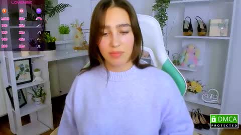 Snapshot of _eliizabeth__ chatting on December 14, 9:52 pm Lizzy online show from December 14, 9:52 pm