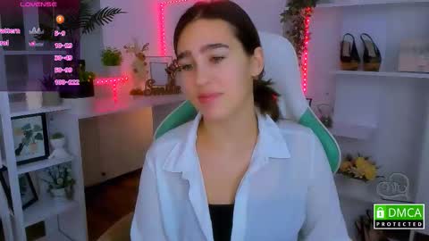 Snapshot of _eliizabeth__ chatting on December 19, 10:17 pm Lizzy online show from December 19, 10:17 pm