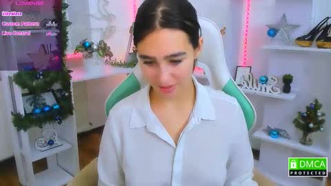 Snapshot of _eliizabeth__ chatting on December 20, 10:17 pm Lizzy online show from December 20, 10:17 pm