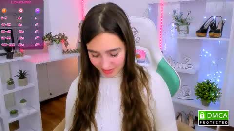 Snapshot of _eliizabeth__ chatting on January 8, 9:39 pm Lizzy online show from January 8, 9:39 pm