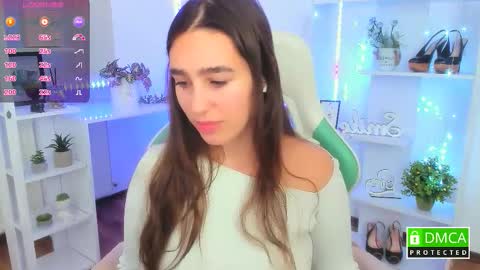 Snapshot of _eliizabeth__ chatting on January 13, 10:37 pm Lizzy online show from January 13, 10:37 pm