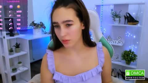 Snapshot of _eliizabeth__ chatting on February 8, 9:40 pm Lizzy online show from February 8, 9:40 pm