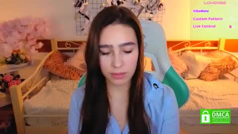 Snapshot of _eliizabeth__ chatting on February 19, 10:50 pm Lizzy online show from February 19, 10:50 pm