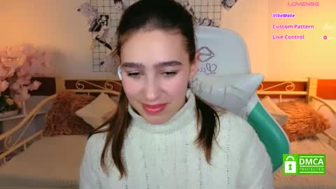 Snapshot of _eliizabeth__ chatting on March 13, 1:12 am Lizzy online show from March 13, 1:12 am