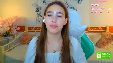 Snapshot of _eliizabeth__ chatting on March 19, 10:47 pm Lizzy online show from March 19, 10:47 pm