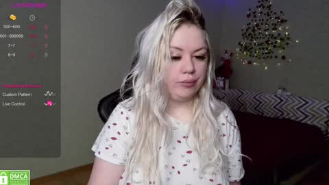 chloue and Gretta online show from December 23, 6:22 am