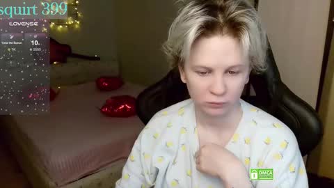 Snapshot of _elven_dreams__ chatting on February 25, 8:24 am chloue and Gretta online show from February 25, 8:24 am