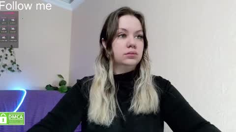 Snapshot of _elven_dreams__ chatting on March 2, 7:32 pm chloue and Gretta online show from March 2, 7:32 pm