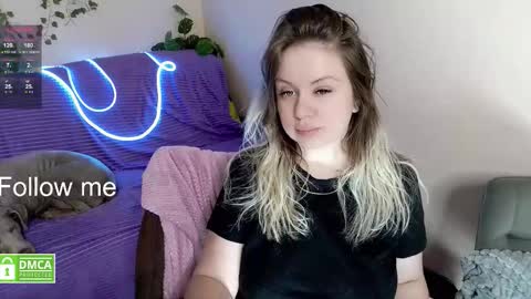 Snapshot of _elven_dreams__ chatting on March 8, 4:00 pm chloue and Gretta online show from March 8, 4:00 pm