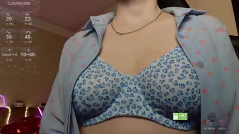 Snapshot of _elven_dreams__ chatting on March 23, 5:39 pm chloue and Gretta online show from March 23, 5:39 pm