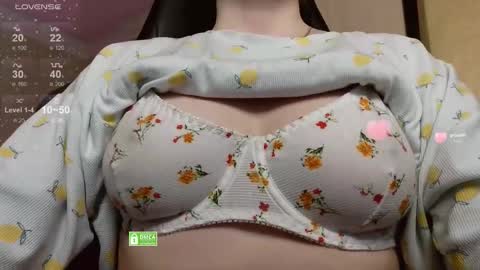 Snapshot of _elven_dreams__ chatting on March 27, 6:40 pm chloue and Gretta online show from March 27, 6:40 pm