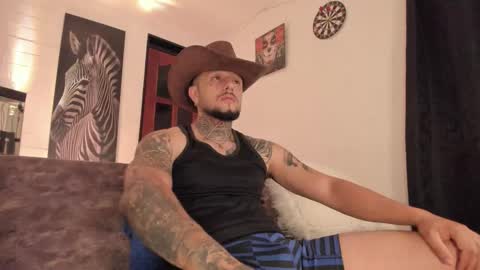 Snapshot of _emilio_escobar chatting on March 15, 9:59 am Emilio online show from March 15, 9:59 am