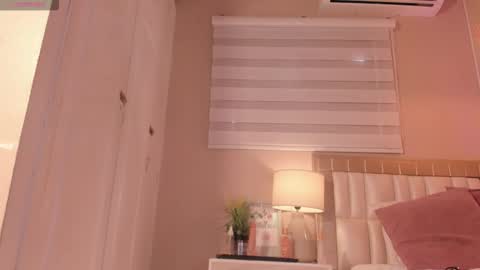 Hi Im Emily online show from January 9, 1:47 pm