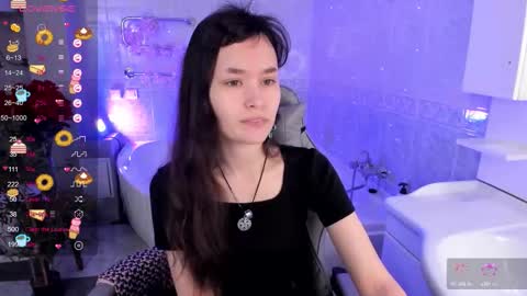 _emily__strike_ online show from November 23, 10:04 am