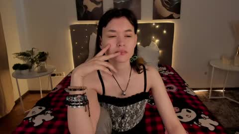_emily__strike_ online show from April 29, 1:53 am