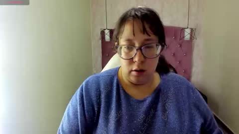 Snapshot of _emily_rosee_ chatting on October 2, 12:12 pm Emily online show from October 2, 12:12 pm