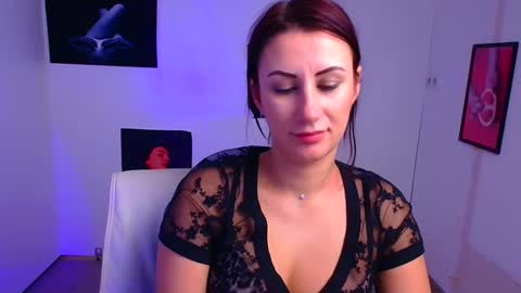 Snapshot of _emma_lay chatting on January 15, 4:11 pm Emma online show from January 15, 4:11 pm