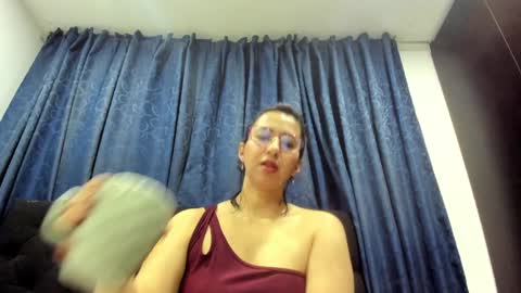 Snapshot of _emma_loyd_ chatting on December 3, 11:13 pm Emma online show from December 3, 11:13 pm