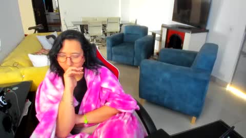Snapshot of _emma_loyd_ chatting on January 28, 8:47 pm Emma online show from January 28, 8:47 pm