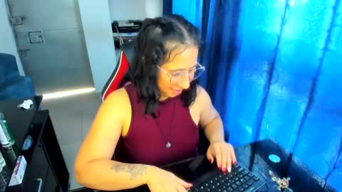 Snapshot of _emma_loyd_ chatting on March 4, 7:54 pm Emma online show from March 4, 7:54 pm
