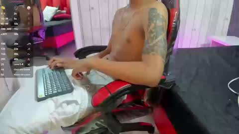 _erick_j online show from March 13, 9:32 pm