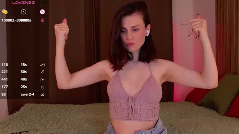 Snapshot of _esmeraldiyaa_ chatting on December 19, 1:23 am _esmeraldiyaa_ online show from December 19, 1:23 am