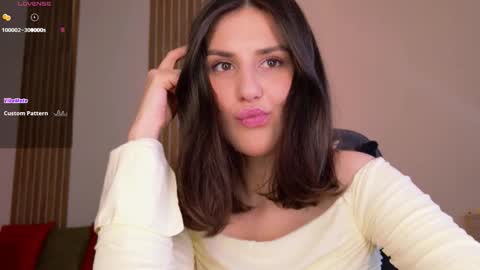 Snapshot of _esmeraldiyaa_ chatting on February 9, 8:46 pm _esmeraldiyaa_ online show from February 9, 8:46 pm