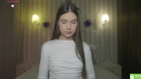 Alice online show from November 6, 7:59 pm