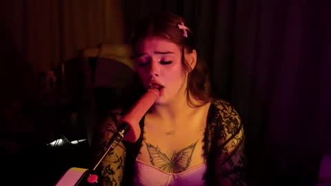 Snapshot of _evalane chatting on October 8, 7:39 am Eva Lane online show from October 8, 7:39 am