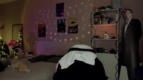 EveEva online show from December 23, 3:48 am