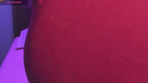 bigboobs evelyn online show from December 11, 3:45 am