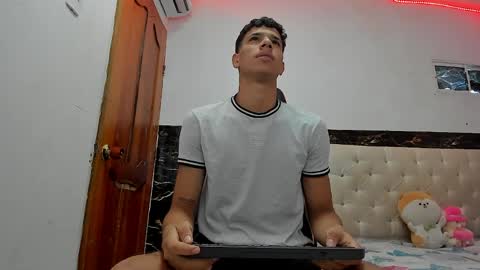 Snapshot of _felix_laurens chatting on March 26, 6:13 pm Flix online show from March 26, 6:13 pm