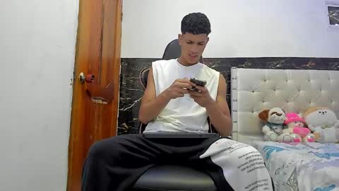 Snapshot of _felix_laurens chatting on March 27, 7:24 pm Flix online show from March 27, 7:24 pm