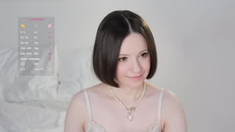 Snapshot of _female_essence_ chatting on February 6, 11:54 am Essie online show from February 6, 11:54 am