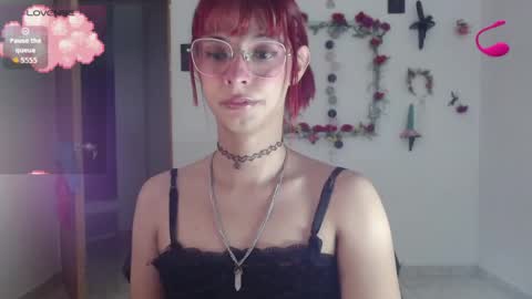 Snapshot of _galya_ chatting on June 7, 1:43 am Galya online show from June 7, 1:43 am