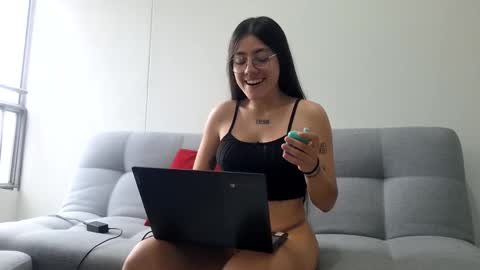 Snapshot of _ghostgirl__ chatting on March 11, 8:53 pm SKY online show from March 11, 8:53 pm