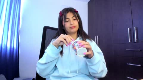 _giaa_ online show from December 12, 4:32 pm
