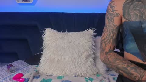 Snapshot of _giarose chatting on February 7, 1:36 am Gia Rose online show from February 7, 1:36 am