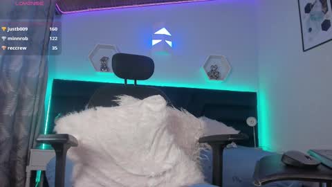 Snapshot of _giarose chatting on February 17, 9:30 pm Gia Rose online show from February 17, 9:30 pm