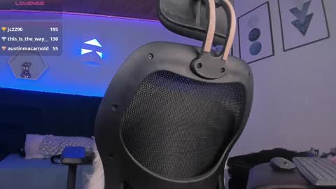 Snapshot of _giarose chatting on February 18, 8:36 pm Gia Rose online show from February 18, 8:36 pm