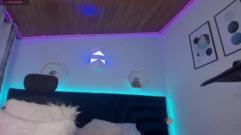 Snapshot of _giarose chatting on March 3, 10:10 pm Gia Rose online show from March 3, 10:10 pm