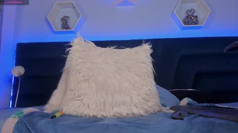 Snapshot of _giarose chatting on March 10, 10:24 pm Gia Rose online show from March 10, 10:24 pm