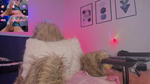 Snapshot of _giarose chatting on October 4, 9:02 pm Gia Rose online show from October 4, 9:02 pm