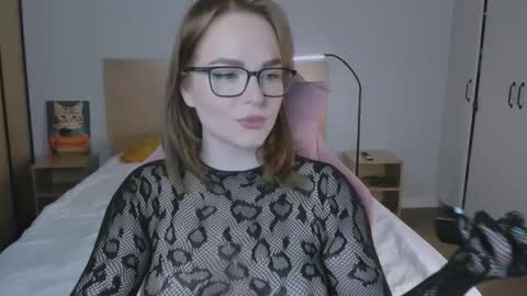 Snapshot of _gingermean_ chatting on March 18, 3:42 am GingerMean online show from March 18, 3:42 am